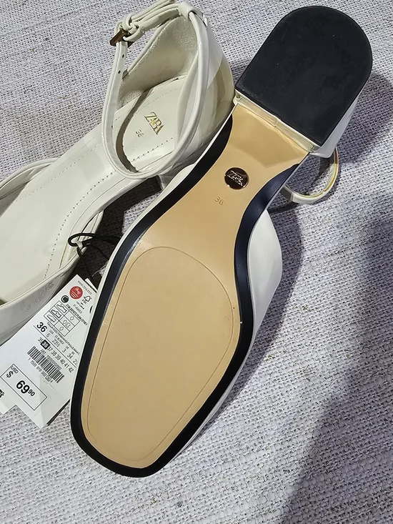 Zara White Patent Block Heel Sandals with Gold Toe Plaque Size 6 New With Tags - Picture 6 of 7